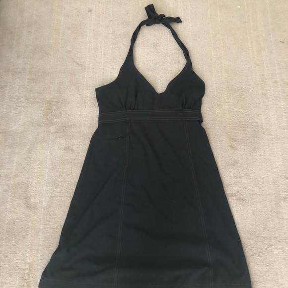 packable black dress